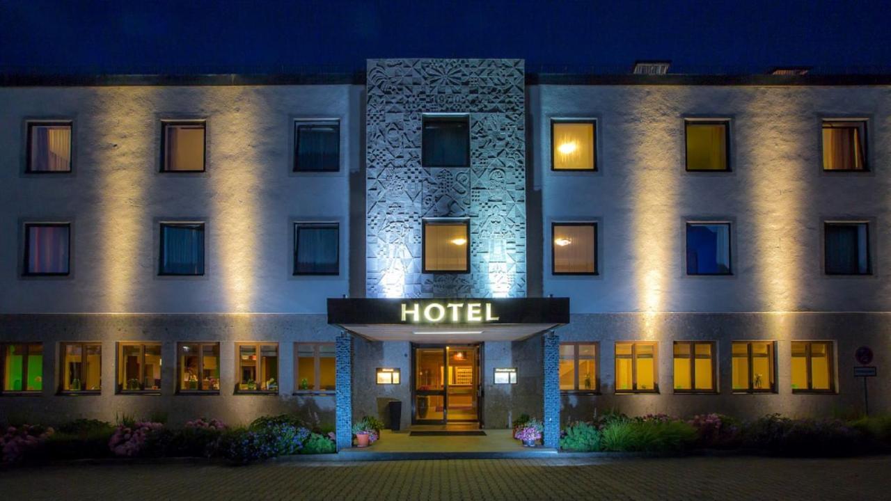 Hotel Parsberg Puchheim Exterior photo